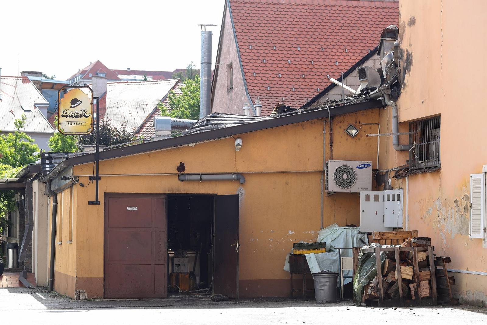 U Zagrebu izgorio krov i dio popularnog restorana Baltazar