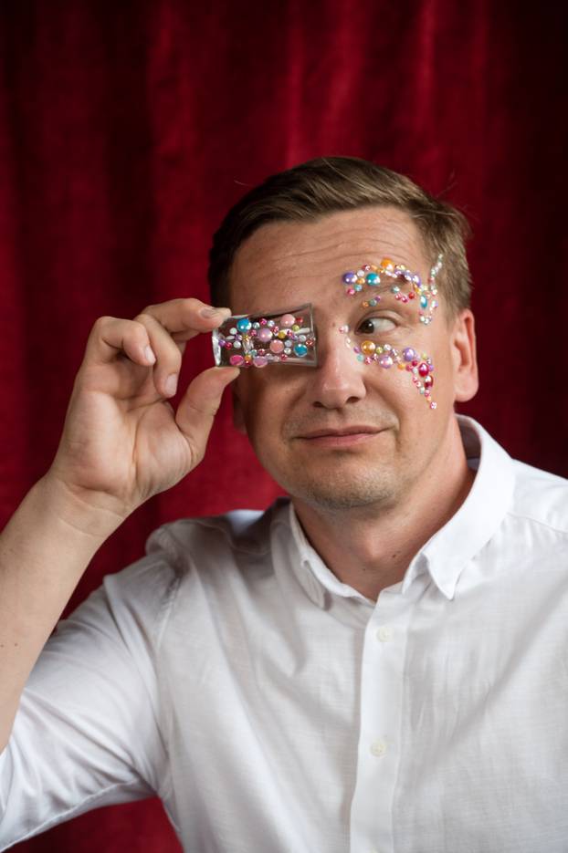 FOTO Ovo još niste vidjeli! Evo kako su naši slavni pozirali