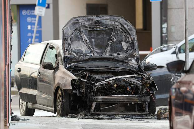 Zagreb: Zapalio se automobil stranih tablica