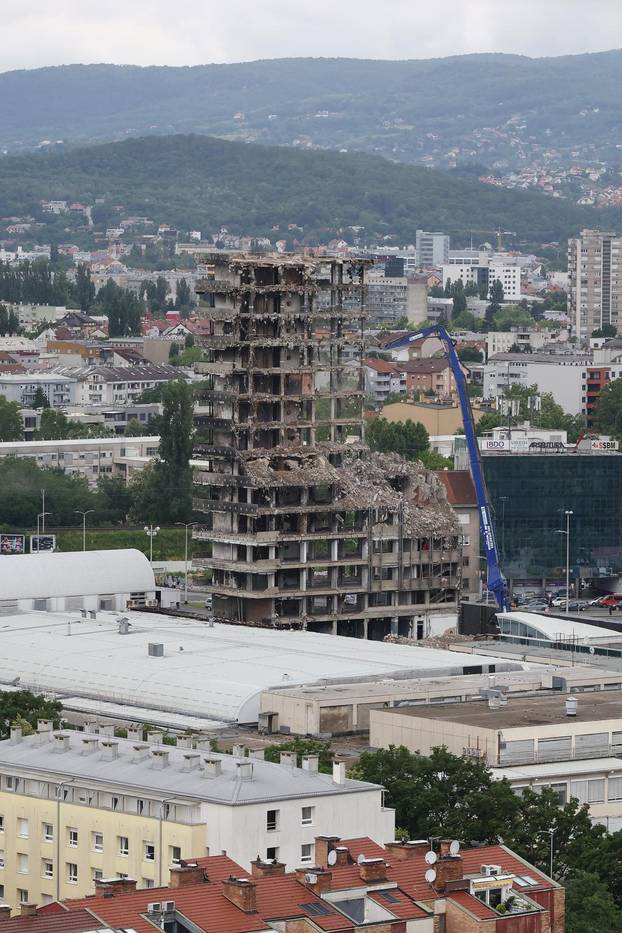 Rušenjem Vjesnika polako se mijenja vizura panorame Zagreba