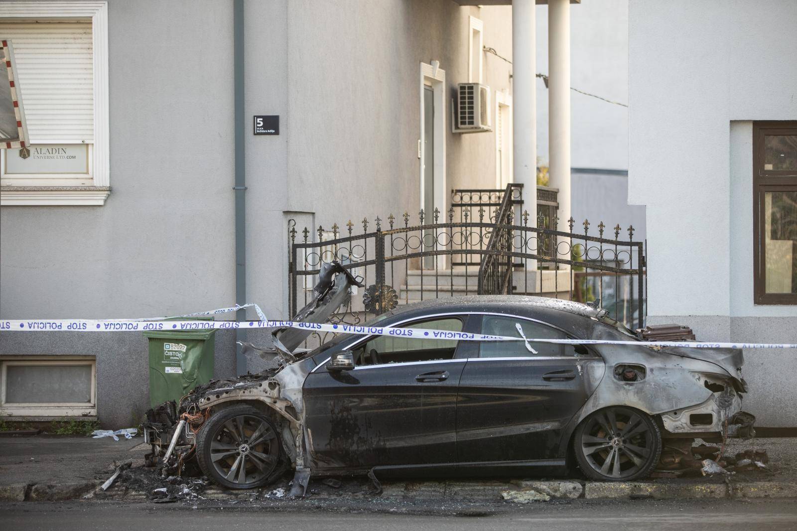 U Zagrebu izgorio automobil marke Mercedes