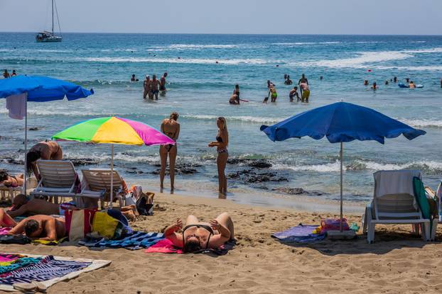 Lumbarda: Pjesčana plaža Pržina na južnoj strani Korčule 