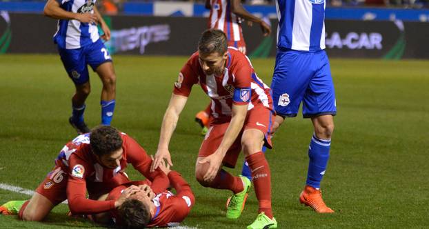 Riazor Stadium, La Coruna, Spain. 2nd March 2017. Fernando Torres is fallen and Berganti&ntilde;os asks for help. La Liga Santander Matchday 25. Riazor Stadium, La Coruna, Spain. March 02, 2017. Credit: VWPics/Alamy Live News