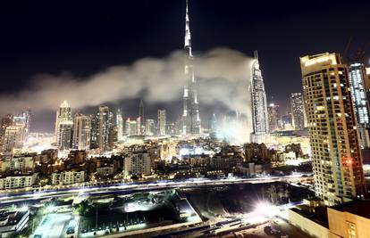 Traže uzrok požara u Dubaiju: Vatra u hotelu skoro ugašena