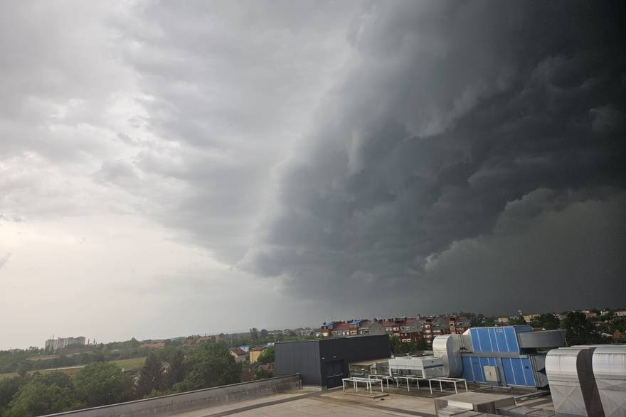 Oblaci u Slavonskom Brodu