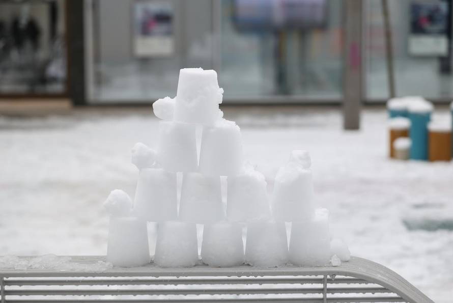 Snježni pokrivač je zabijelio je Osijek