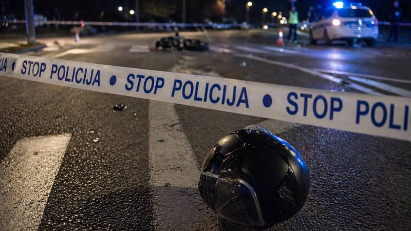 U bolnici nakon nesreće umro motociklist (21). Traktorist mu je oduzeo prednost na cesti