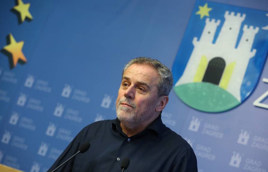 'Divjak od kurikularne reforme radi revolucionarnu parolu...'