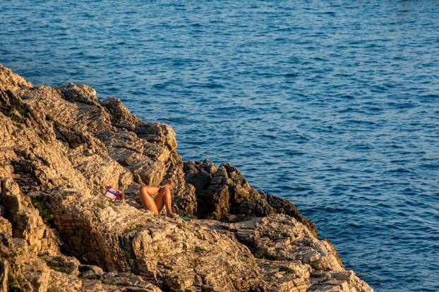 Pula: Svakodnevna atmosfera na gradskim plažama