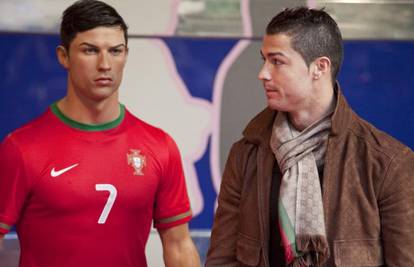 Ronaldo u svom filmu više bez majice nego u dresu Portugala