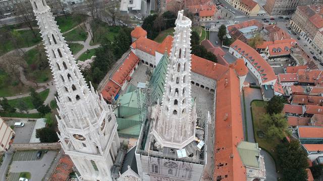 Miču sjeverni toranj katedrale zbog opasnosti od urušavanja!