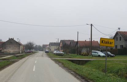 Poginuo pred kućom: Zabio se u prilaz pa ga je poklopio auto!