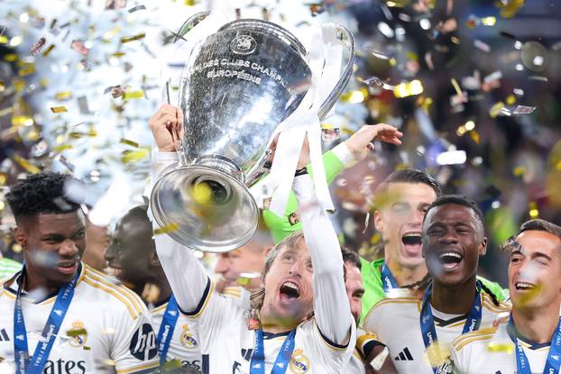 Modrić  najtrofejniji Realov igrač u povijesti, 6. put dignuo pokal Lige prvaka