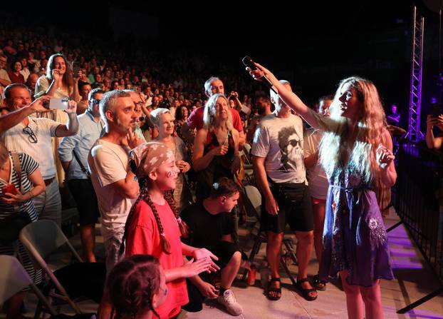 Šibenik: Joss Stone održala koncert na tvrðavi sv Mihovila