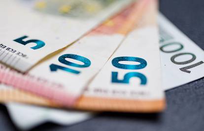 Minimalna plaća u 13 članica EU-a manja od 1000 eura