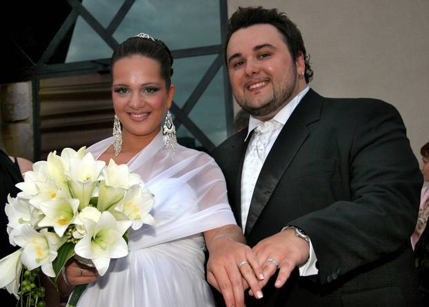 ARHIVA - Velika Gorica: Jacques Houdek i supruga Brigita uskoro slave 15. godišnjicu braka