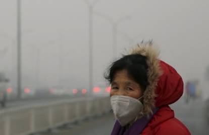 Kao da je apokalipsa: Peking treći dan prekriven smogom