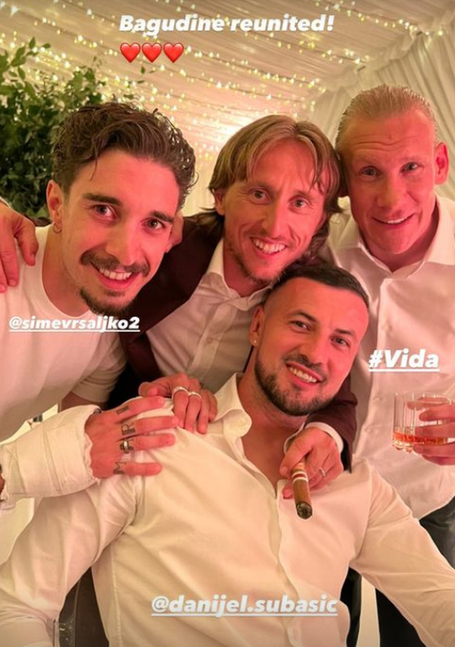 Livakoviću na svadbi pjevali Matić i Grašo, stigli su poznati, a gosti su uživali uz vatromet