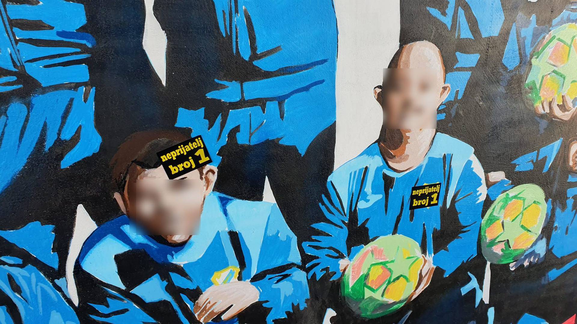 Torcida na grafit djece s Down sindromom na Rujevici lijepila naljepnice "Neprijatelj broj 1"