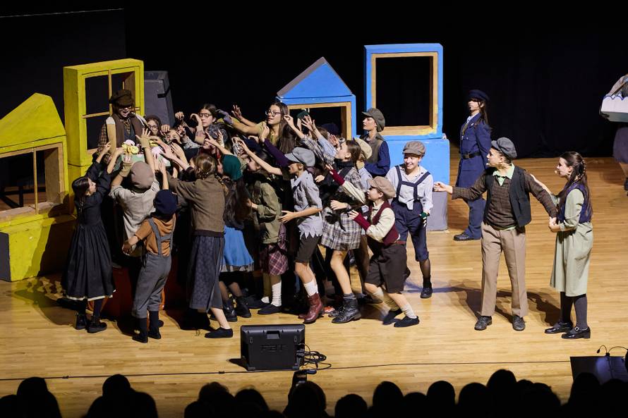 U Osijeku je više od 800 djece i mladih sudjelovalo na operi za djecu Brundibár