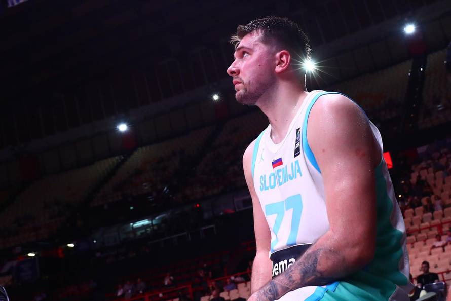 Pirej: Kvalifikacijski košarkaški turnir za Olimpijske igre u Parizu, Slovenija - Hrvatska