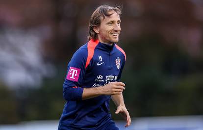 Ryanair se hvalio Modrićem u avionu, javili se navijači: 'On se super snalazi u malom prostoru'