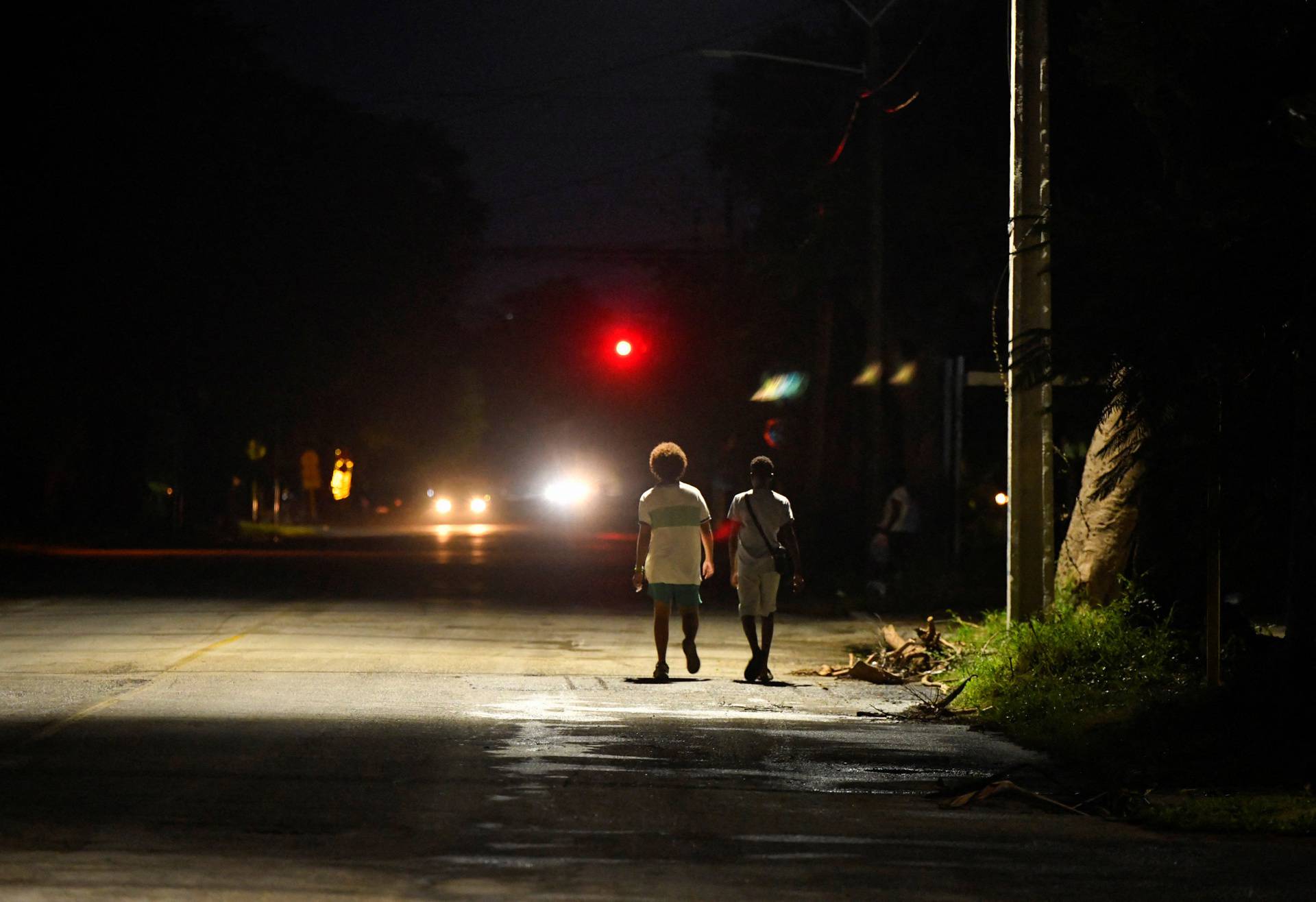 Cuba making slow progress re-starting power after second grid collapse