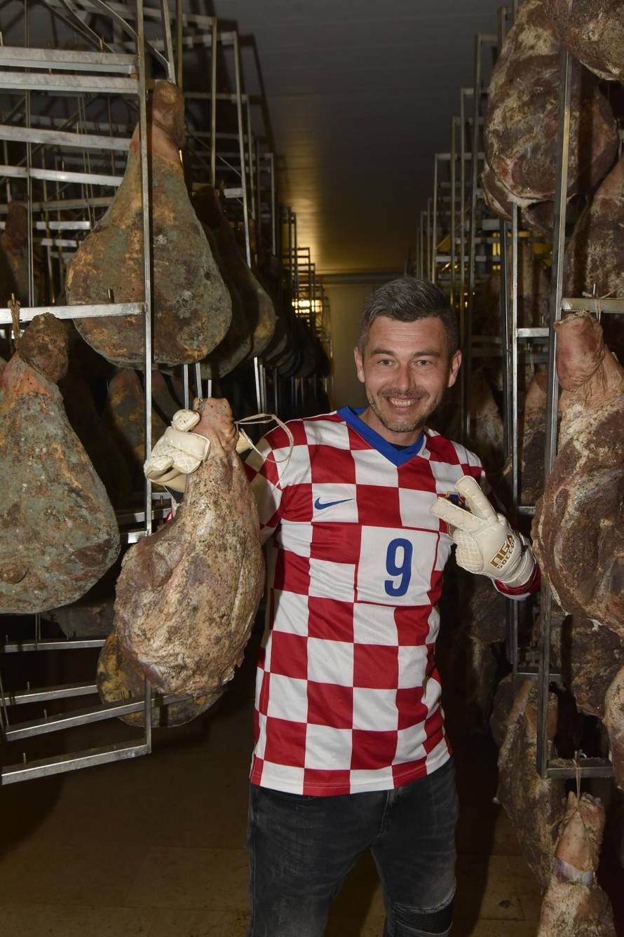 'Vježbam s pršutima, a od jedne tone robe podignem čak tri...'