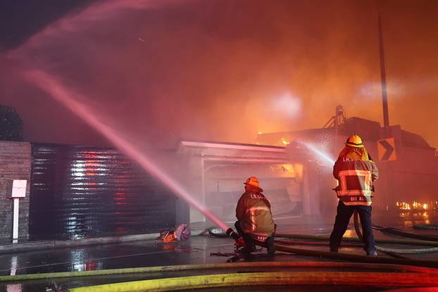 100 FOTOGRAFIJA UŽASA Ovo su vatrogasci snimili u paklu LA-a!
