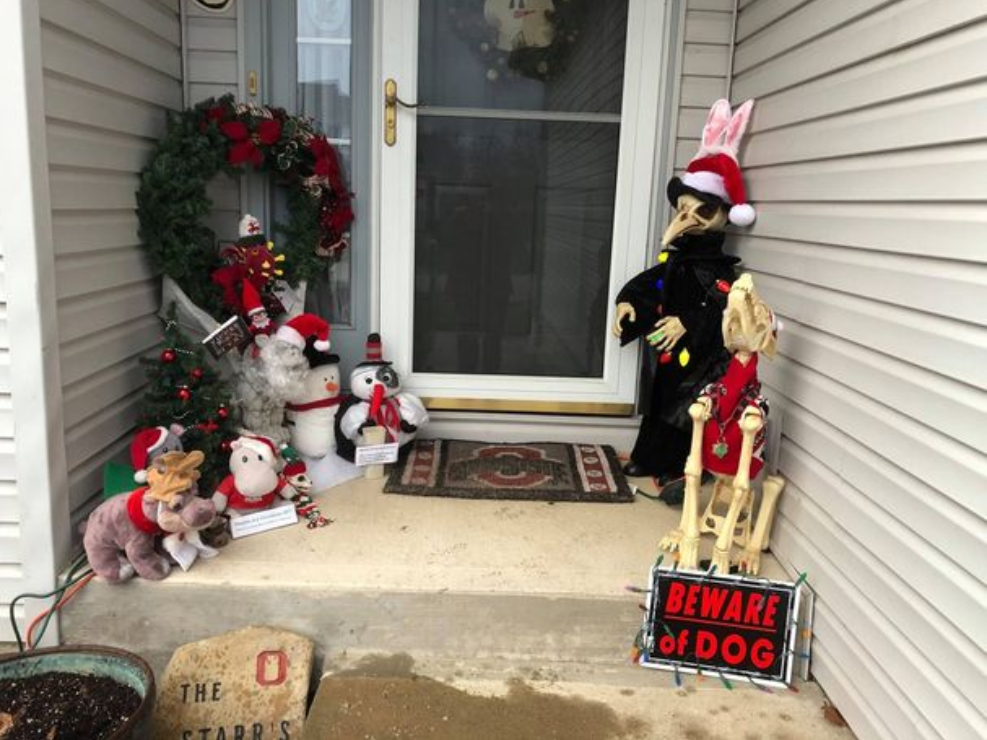 Njene božićne dekoracije živciraju susjede - no zato ih ona samo još više stavlja