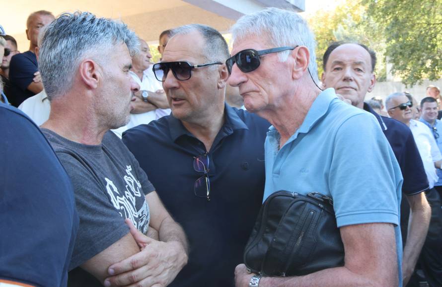 Zmijavci: Posljednji ispraćaj Ivana Gudelja