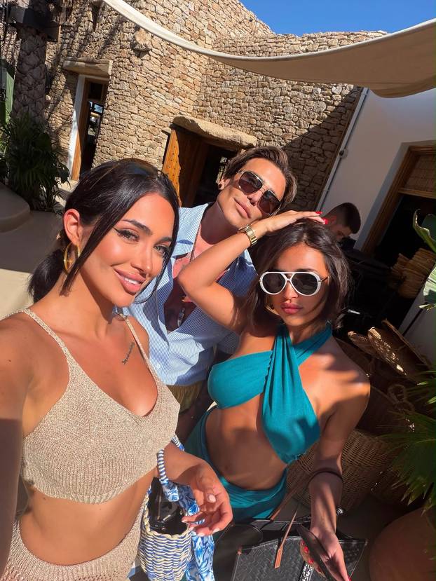 FOTO Cigi i 'Savršene' Laura i Barbara odmarali na Mikonosu: Evo kako su se proveli u Grčkoj