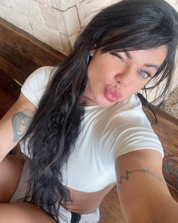 FOTO Gospođa Messi morala je reagirati zbog ovih fotki Miss Bum Bum: 'Valjda je ljubomora'