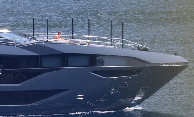 Bivša "Spajsica" Geri Halliwell sa suprugom Christianom i djecom uživa u ljetovanju na Jadranu