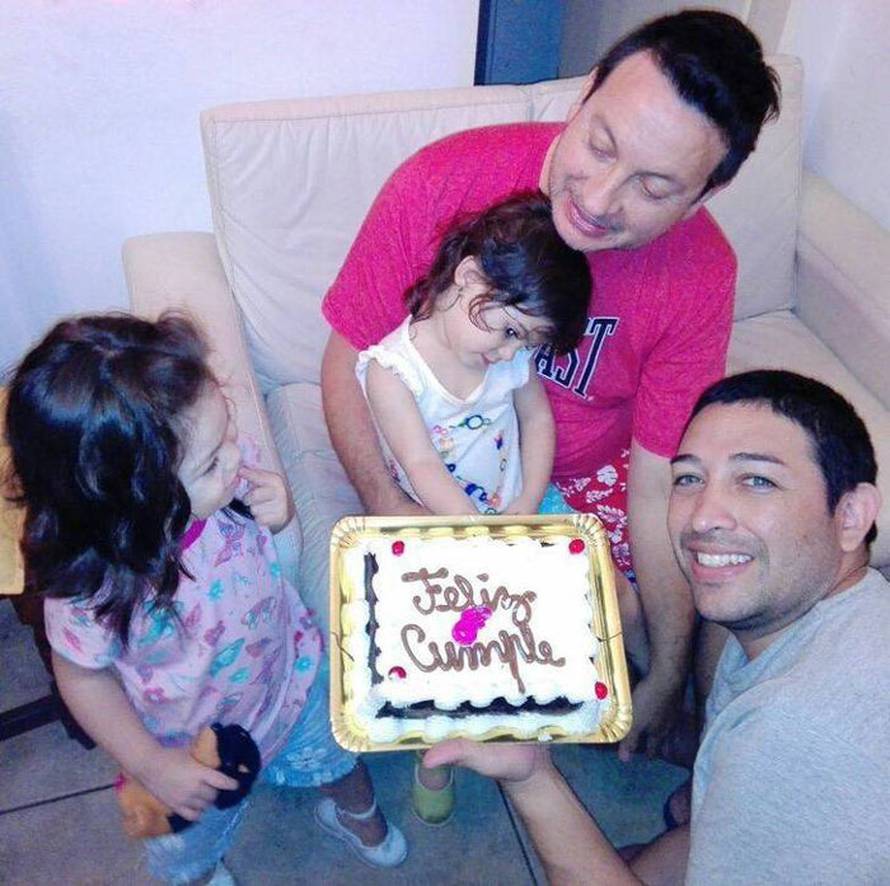 Gay par posvojio djevojčicu s HIV-om koju nitko nije želio