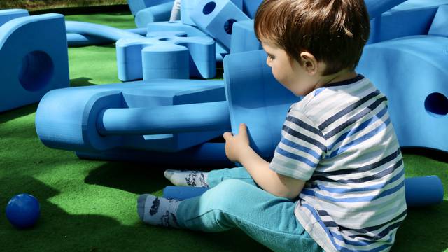Inovativno pop-up igralište Plavi svijet: novo iskustvo dječje igre na otvorenom