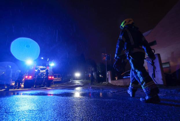 Zagreb: U naselju Gračani buknuo je veliki požar 