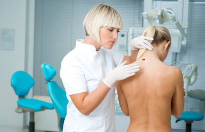Muškarci više umiru od raka kože zbog odgađanja pregleda