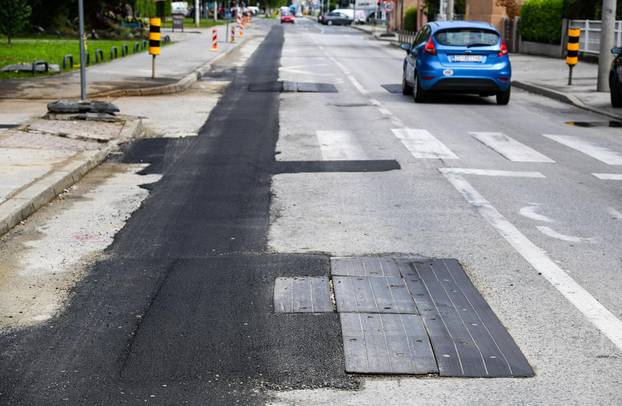 Zagreb: OÅ¡teÄeni uspornici u ulici Dragutina Golika  sanirani su asfaltom