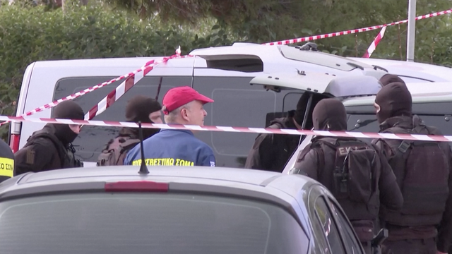 VIDEO Strava u Grčkoj: Napadač ubio troje u brodarskoj tvrtki, njega našli mrtvog u podrumu