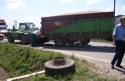 Otpali kotač s prikolice je izazvao kaos u prometu