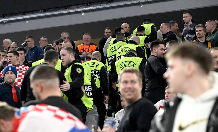 Ljubljana: Tijekom polufinalne utakmice između Hrvatske i Španjolske na tribinama je došlo do naguravanja