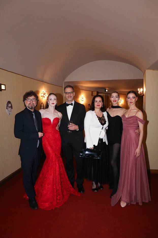 FOTO Mnogi slavni pohrlili su na baletni spektakl 'Trnoružica'