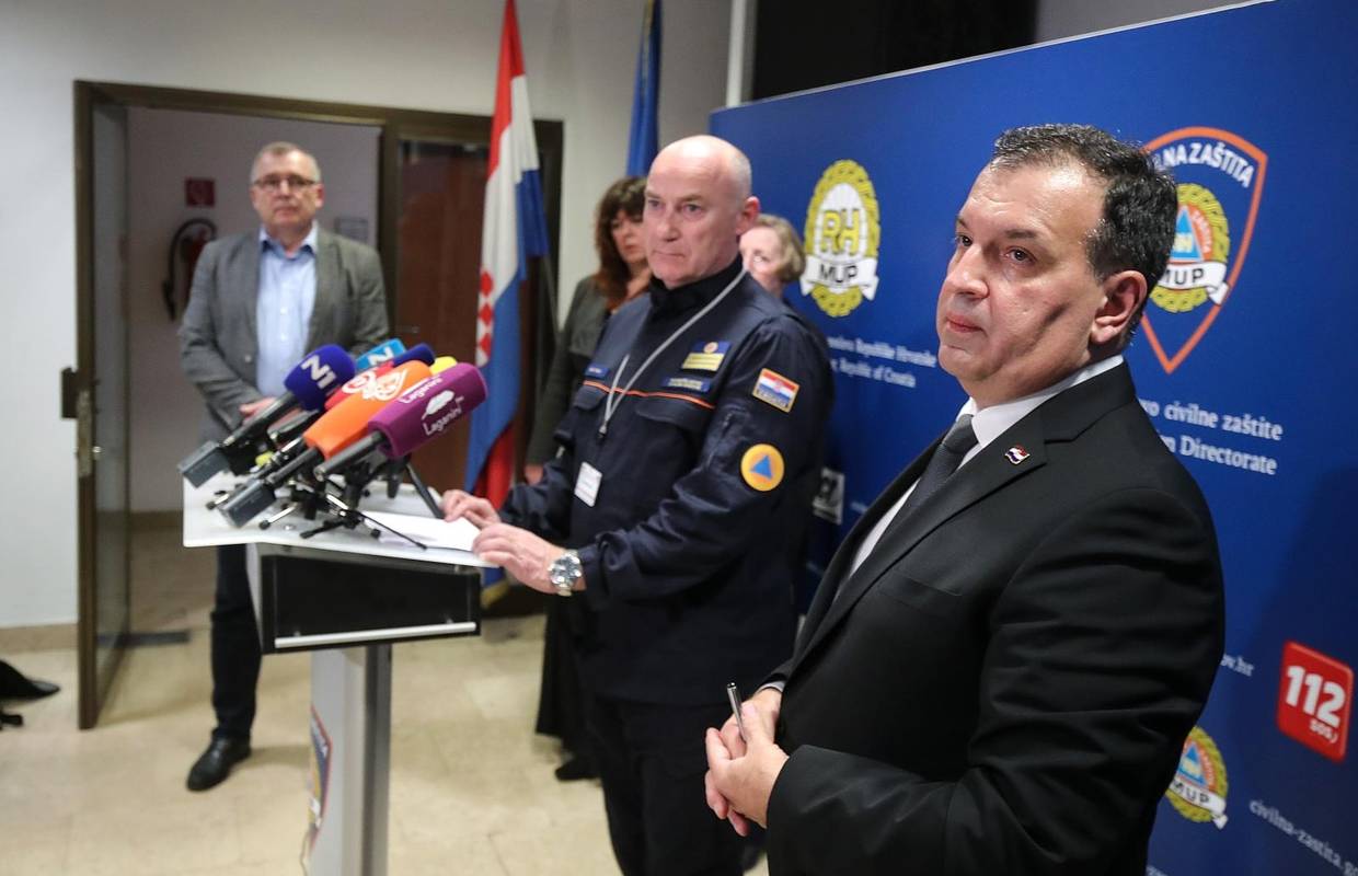 Karantena za strance iz žarišta i preporuka za odgodu skupova