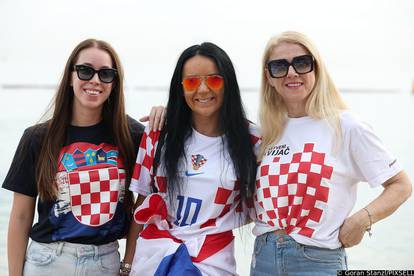KATAR 2022: Rasplesane navija?ice na plaži uo?i utakmice Hrvatska - Belgija 