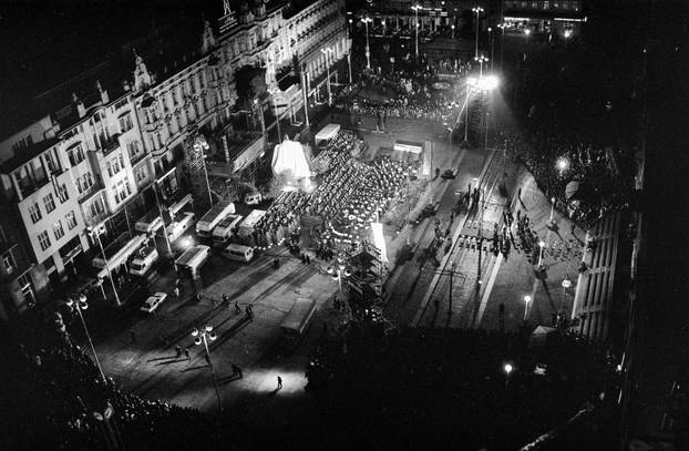 Zagreb: Svečano otkrivanje spomenika banu Josipu Jelačiću na istoimenom trgu, 15.10.1990.