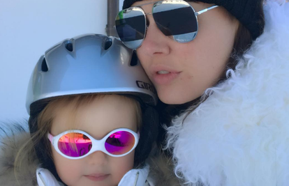 Talent: Dvogodišnja kći Tamare Ecclestone skija potpuno sama