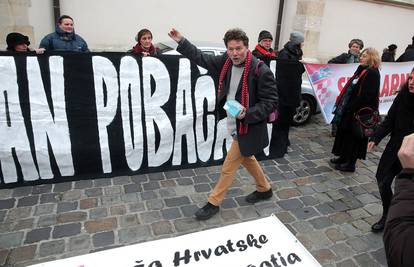 Upao na prosvjed za pobačaj i vikao: 'Borim se za vaše duše'