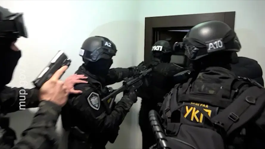 VIDEO Rolex, novac i privatna teretana! Pogledajte kako su 'pali' članovi kartela u Srbiji