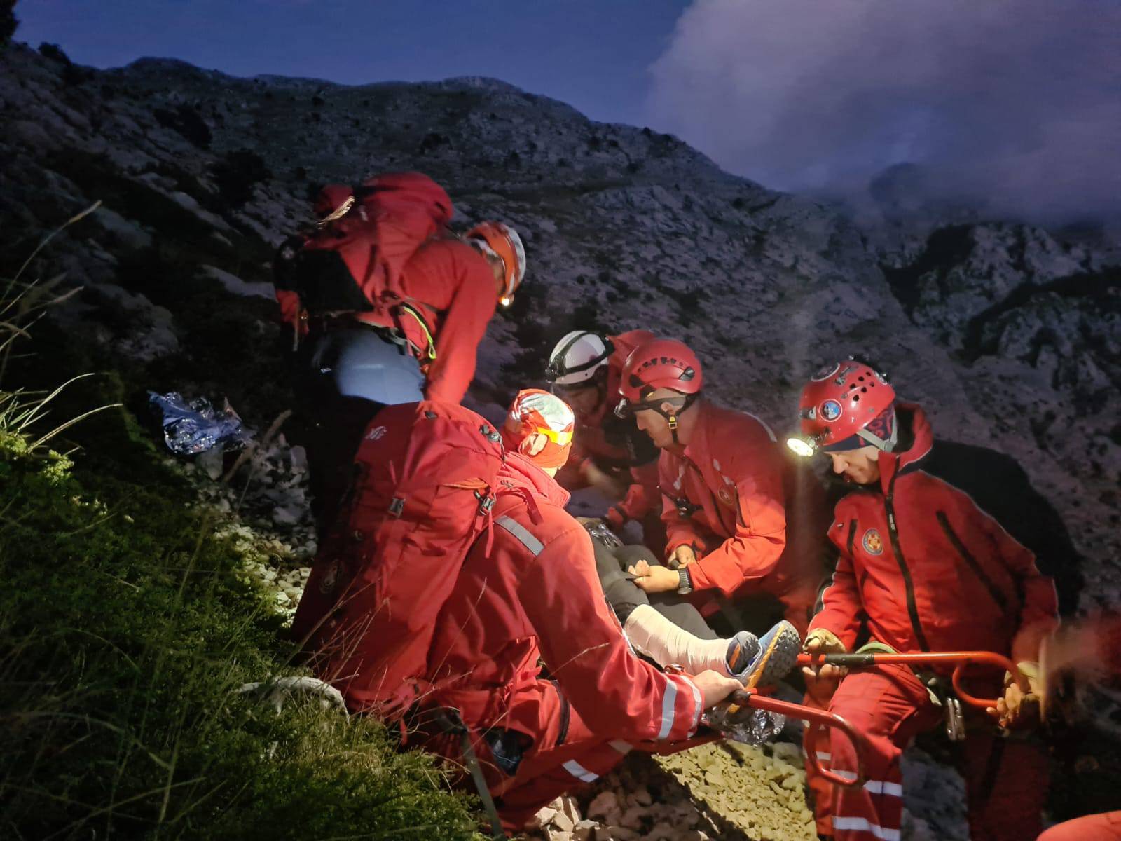 Nova akcija HGSS-a: Njih 40 spašavalo planinara na Biokovu